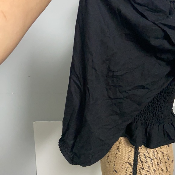 Zara bloggers fave smocked black top - Picture 5 of 16